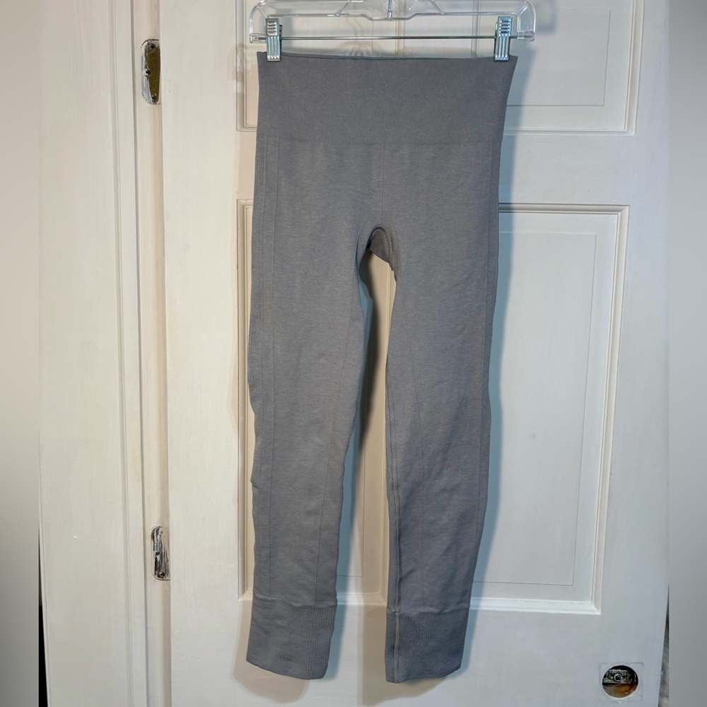 Lululemon Tights Size 4 Ribbed Cuffed Leggings